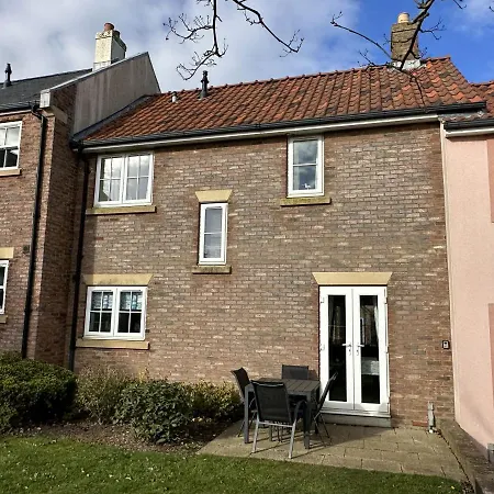 Snowdrop - Part Of The The Bay Village With Pool, Gym And Direct Access, Pub, Restaurant, Tennis And Meadows Walks *