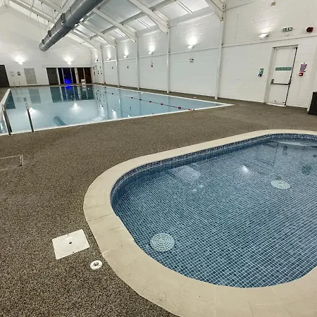 Casa de Férias Snowdrop - Part Of The The Bay Village With Pool, Gym And Direct Access, Pub, Restaurant, Tennis And Meadows Walks *