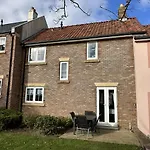Snowdrop - Part Of The The Bay Village With Pool, Gym And Direct Access, Pub, Restaurant, Tennis And Meadows Walks *