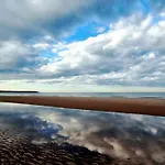 Snowdrop - Part Of The The Bay Village With Pool, Gym And Direct Access, Pub, Restaurant, Tennis And Meadows Walks Filey